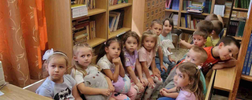 Wiosenne spotkania przedszkolaków w bibliotece szkolnej