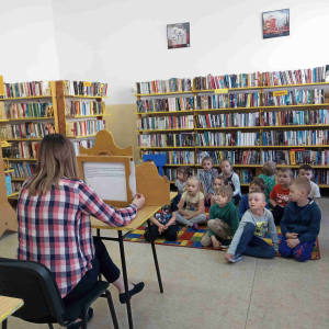 Akcja Czytanie bajek Andersena w bibliotece publicznej-  grupa średnia