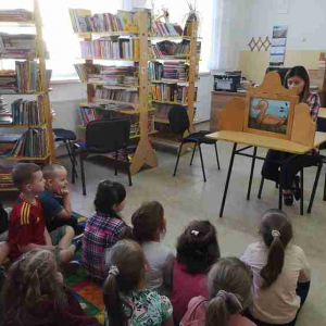 Akcja Czytanie bajek Andersena w bibliotece publicznej-  grupa starsza (3)