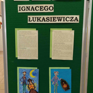 Wystawa orac plastycznych wykonanych w ramach konkursu z okazji Dnia Chemika - Portrety J.I. Łukasiewicza.