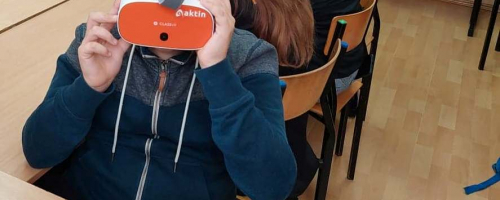 Okulary VR, czyli wirtualny świat na lekcjach fizyki i chemii
