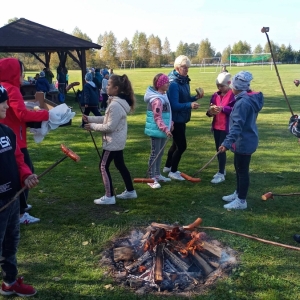 Ognisko kl III - Pieczenie kiełbasek i degustacja.