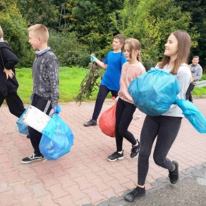 Klasa 7 w akcji "Sprzątanie Świata"