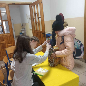Zbiórka darów         w  ramach ogólnopolskiej akcji  Pomóż dzieciom przetrwać zimę.