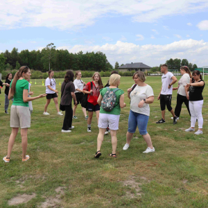 Rozgrywki sportowe na Boisku Iskry Krzemień