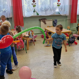 Dzień Przedszkolaka w gr. średniej -malowanie twarzy , tatuaże i balony