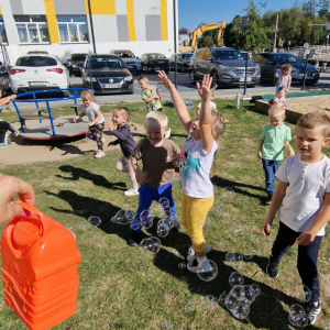 Dzień Przedszkolaka w gr. średniej -malowanie twarzy , tatuaże i balony