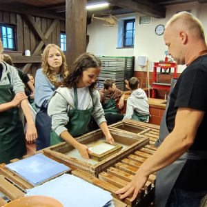 Jak powstaje papier.- Muzeum Papiernictwa w Dusznikach Zdroju 