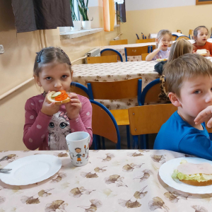 Śniadanie daje moc w grupie starszej- degustacja kanapek