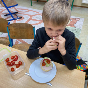 Zdrowe śniadanie w klasie I