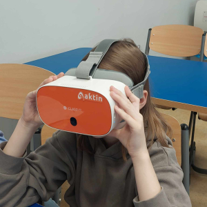 Okulary VR na lekcji przyrody w kl. IV