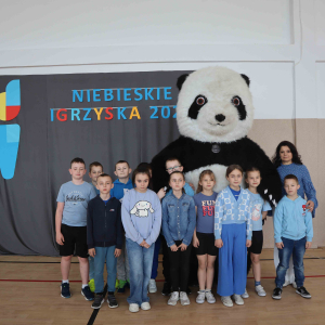 Panda i klasa III wraz z wychowawczynią 
