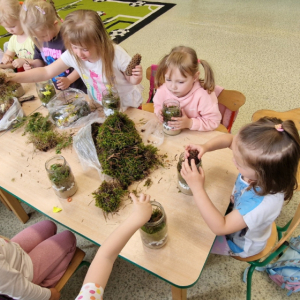 Projek edukacyjny EKOprzygody z Żywiołkami- Żywiołek ziemi- praca las w słoiku