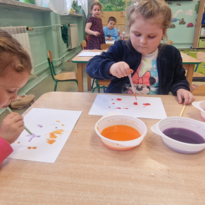 Projek edukacyjny EKOprzygody z Żywiołkami- Żywiołek wody- potworki z barwionej wody (1)
