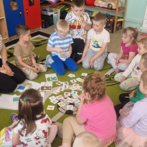 Projek edukacyjny EKOprzygody z Żywiołkami- Żywiołek ziemi- segregacja odpadów