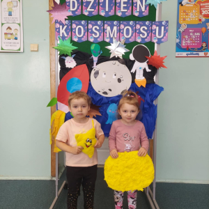 Lila i Michalinka na kosmicznej ściance