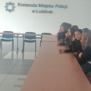 Komenda Miejska Policji w Lublinie. Spotkanie   młodzieży z funkcjonariuszami