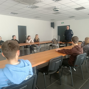 Komenda Miejska Policji w Lublinie. Spotkanie   młodzieży z funkcjonariuszami