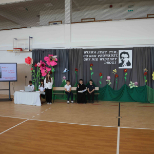 Scenka III Ksiądz od dzieci i pytań-Kapłaństwo