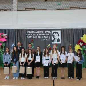Nagrodzeni w szkolnym konkursie lapbook dla klas 4-6 Wiara jest tym, co nas prowadzi, gdy nie widzimy drogi