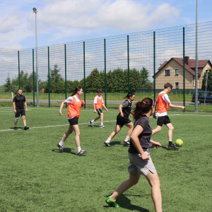 Rozgrywki sportowe rodzice-dzieci klas VII-VIII