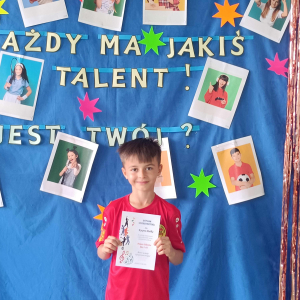 Dyplomy   za udział w Pokazie Talentów.