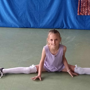 szpagat w wykonaniu Kornelki