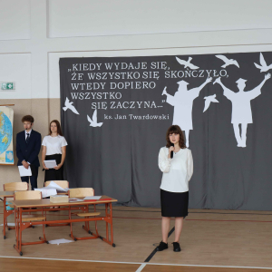 Radość najpiękniejszych lat - piosenka w wykonaniu absolwentki