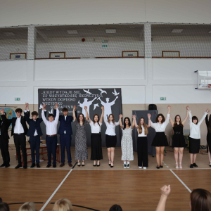 Absolwenci na scenie - We are the champions