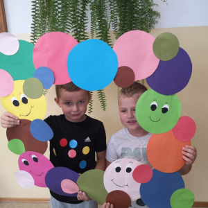 Kropkowe portrety.