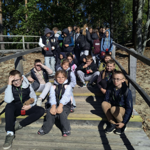 Uczniowie klas 4-6 nad Stawami Echo w Zwierzyńcu