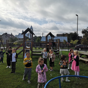 Zabawy na świeżym powietrzu.