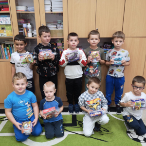 Starszaki z prezentami