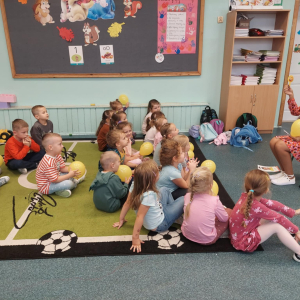 Pogadanka o znaczeniu uśmiechu i dobrych emocji w relacjach z innymi