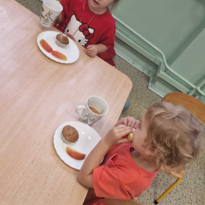 Dzień Jabłka w gr. młodszej