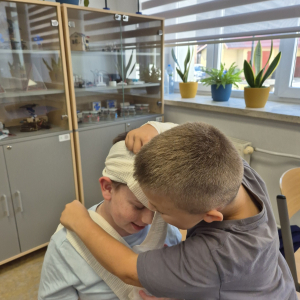 Dużo zaangażowania i radości podczas ćwiczeń praktycznych.