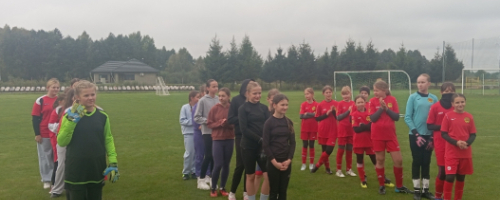 Zwycięstwo naszych dziewcząt w powiatowych zawodach piłki nożnej!