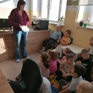 Program Mała książka - wielki człowiek - grupa  starsza w bibliotece publicznej