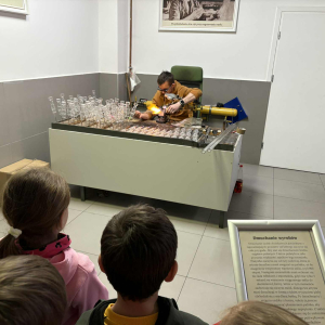 Proces powstawania bombek - wydmuchiwanie.