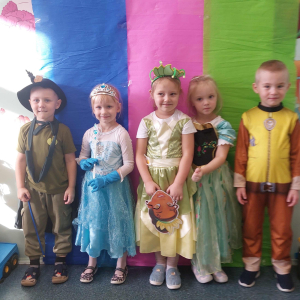 Dzień Postaci z Bajek w grupie średniej