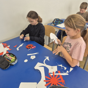 Praca nad elementami kokard narodowych