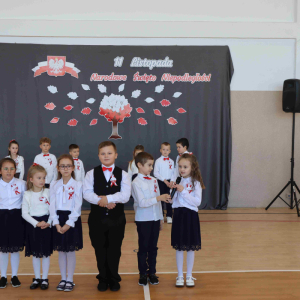 Część artystyczna w wykonaniu uczniów klasy pierwszej.