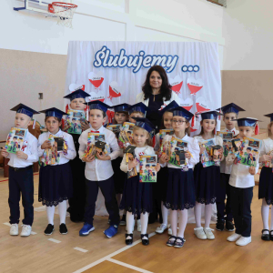 Pamiątkowe zdjęcie z Wychowawczynią.