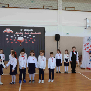 Część artystyczna w wykonaniu uczniów klasy pierwszej.