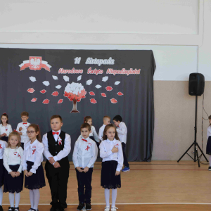 Część artystyczna w wykonaniu uczniów klasy pierwszej.