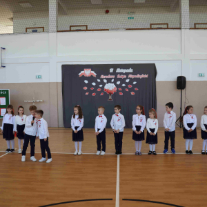 Część artystyczna w wykonaniu uczniów klasy pierwszej.