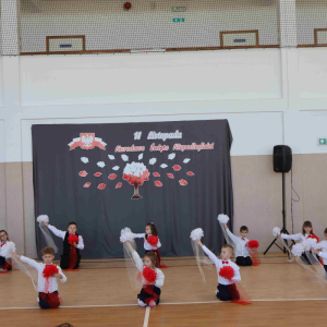 Część artystyczna w wykonaniu uczniów klasy pierwszej.