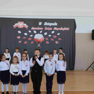 Część artystyczna w wykonaniu uczniów klasy pierwszej.