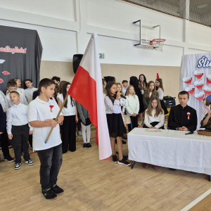 Scenka historyczna w wykonaniu uczniów