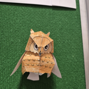 Sowa - maskotka Światowego Dnia Tabliczki Mnożenia (ŚDTM)– symbol mądrości i nauki.